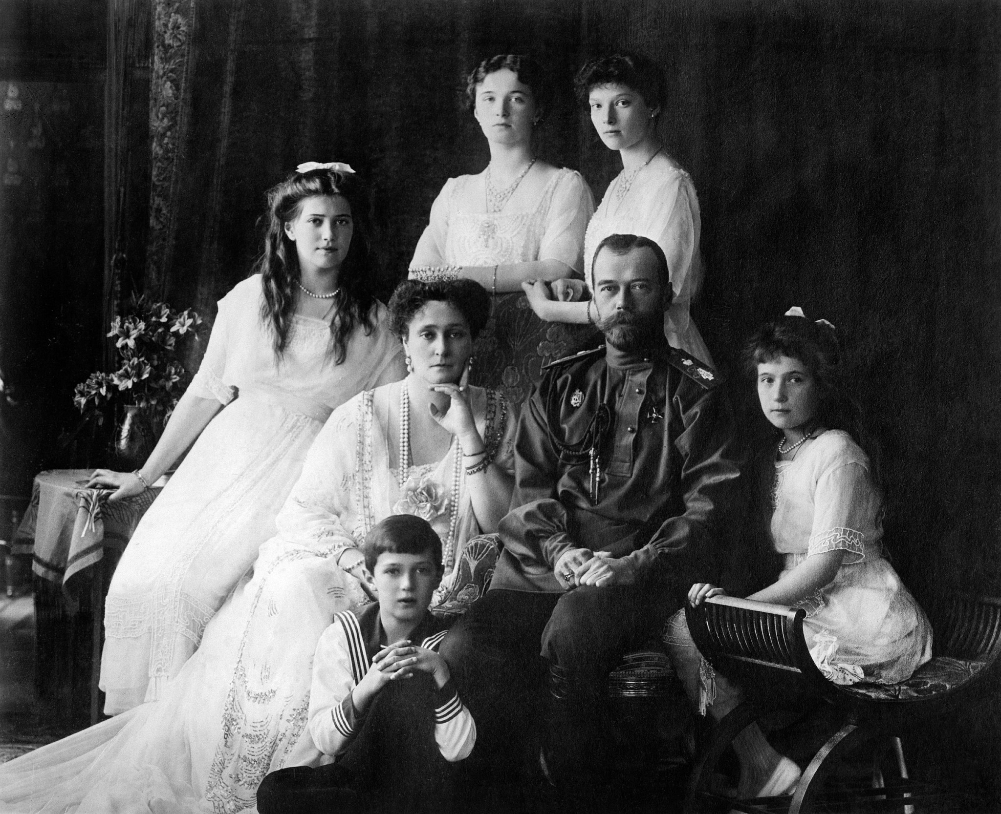 C. 1914. The last photo of Russian Imperial family.